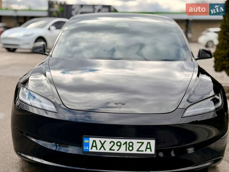Седан Tesla Model 3 2024 в Харькове