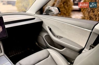 Седан Tesla Model 3 2024 в Харькове