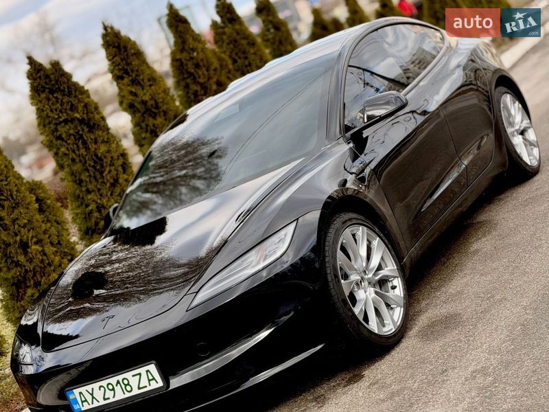 Tesla Model 3 2024