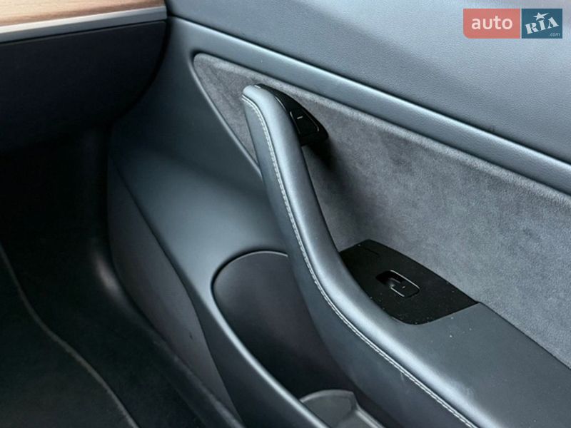 Седан Tesla Model 3 2018 в Хмельницком