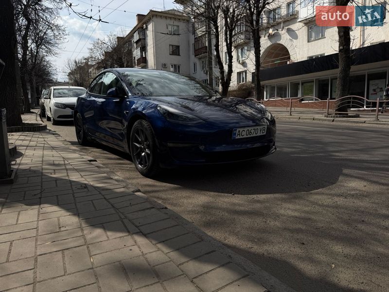 Tesla Model 3 2021