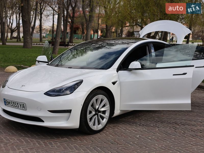 Седан Tesla Model 3 2021 в Конотопе