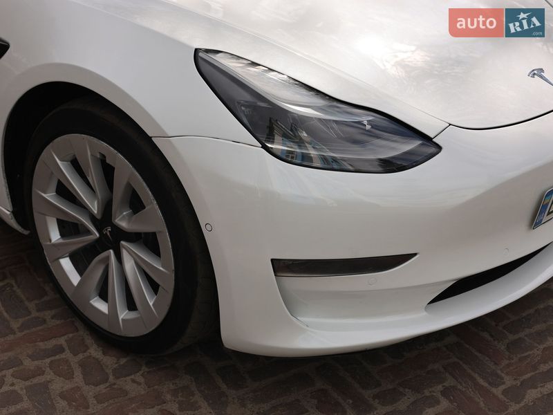 Седан Tesla Model 3 2021 в Конотопе