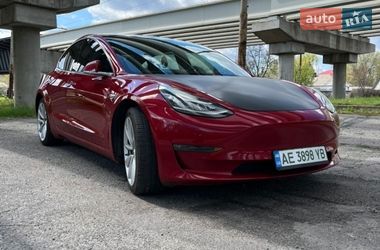Седан Tesla Model 3 2018 в Дніпрі