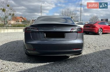 Седан Tesla Model 3 2022 в Киеве