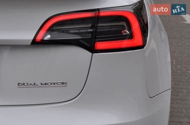 Седан Tesla Model 3 2019 в Одесі