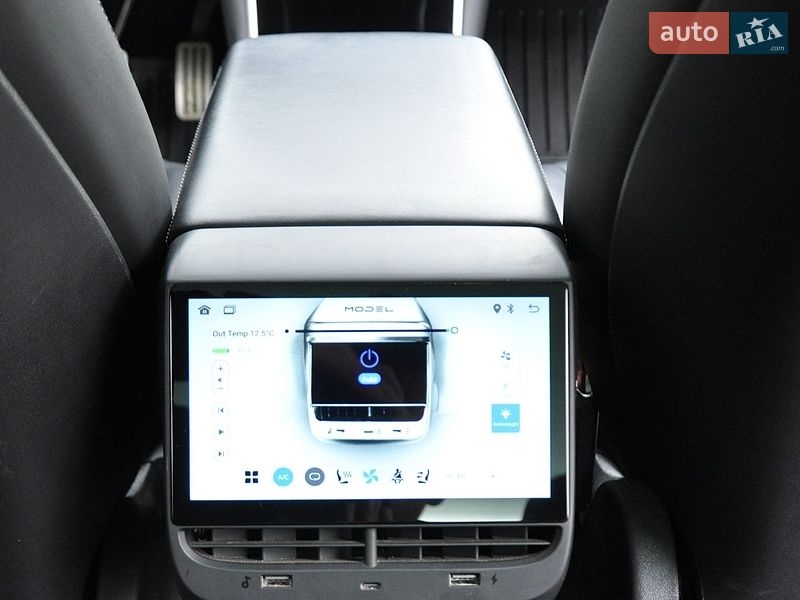 Седан Tesla Model 3 2019 в Одесі