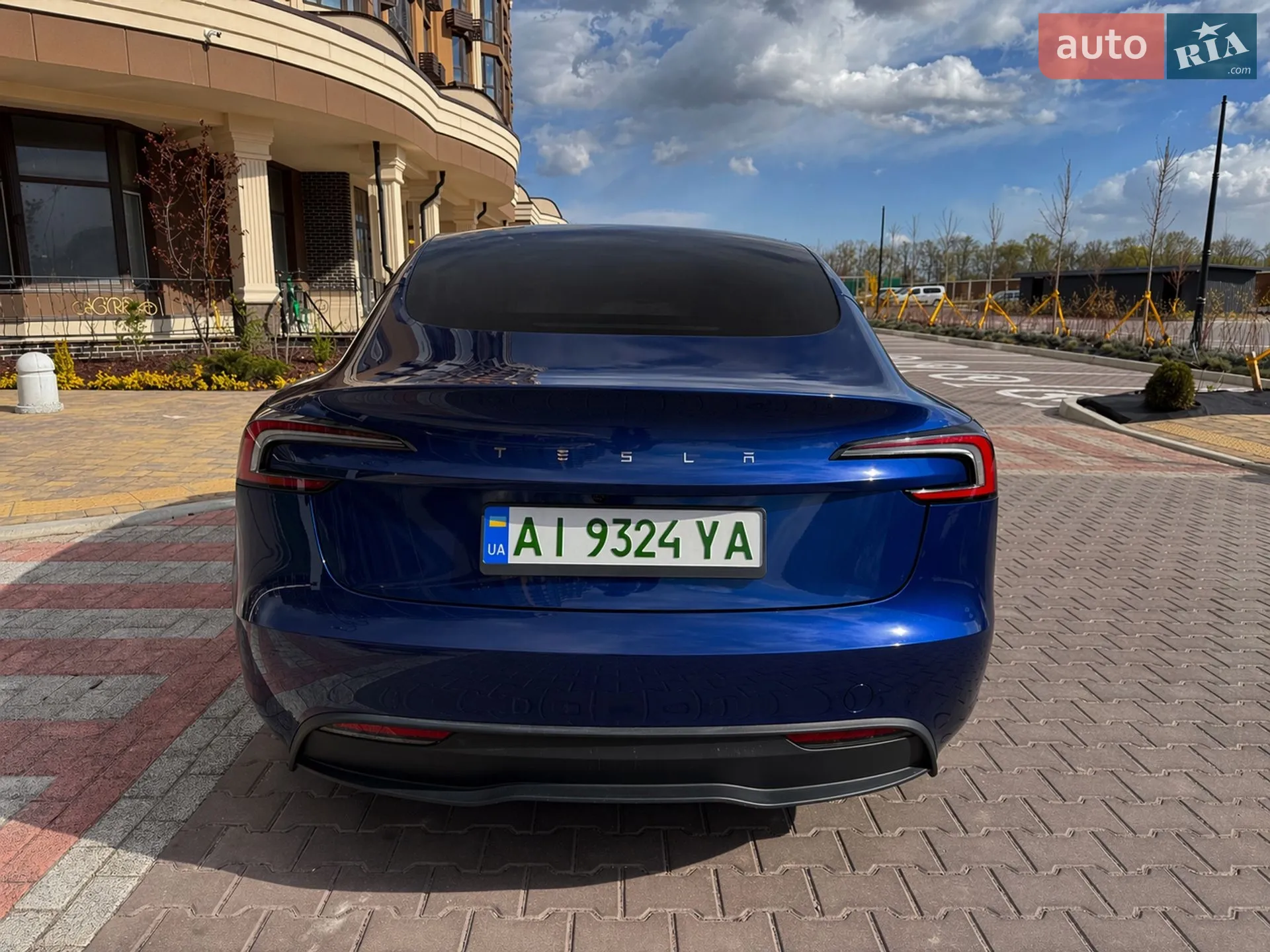2025 Tesla Model 3 - мініатюра 12