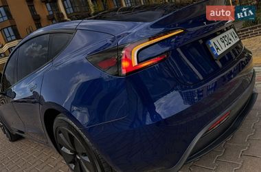 Седан Tesla Model 3 2025 в Киеве