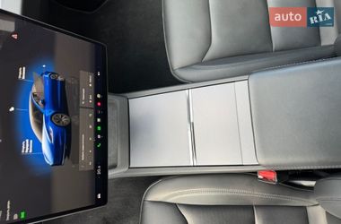Седан Tesla Model 3 2025 в Киеве