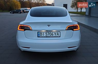 Седан Tesla Model 3 2022 в Кременчуге