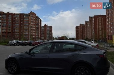 Седан Tesla Model 3 2023 в Киеве