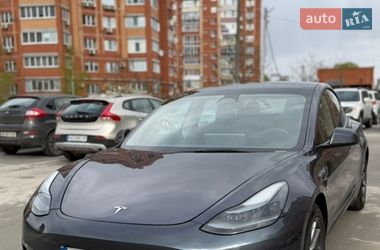 Седан Tesla Model 3 2023 в Киеве