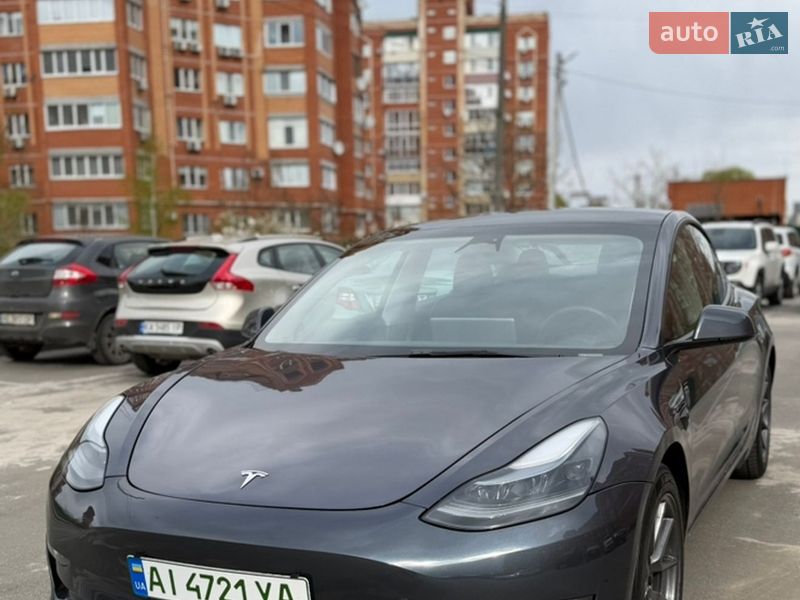 Седан Tesla Model 3 2023 в Киеве
