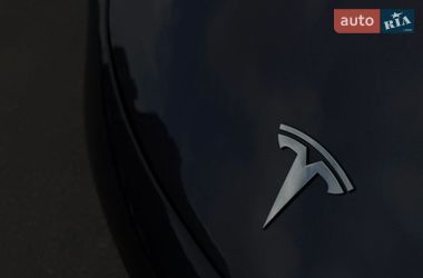 Седан Tesla Model 3 2023 в Киеве