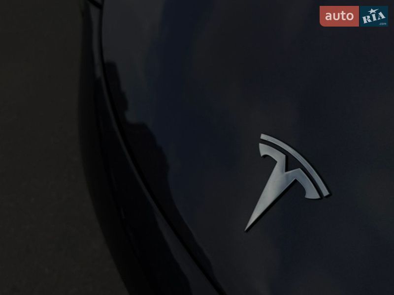 Седан Tesla Model 3 2023 в Киеве