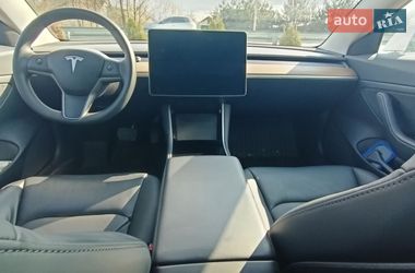 Седан Tesla Model 3 2020 в Львове