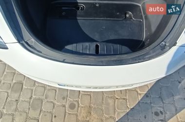 Седан Tesla Model 3 2020 в Львове
