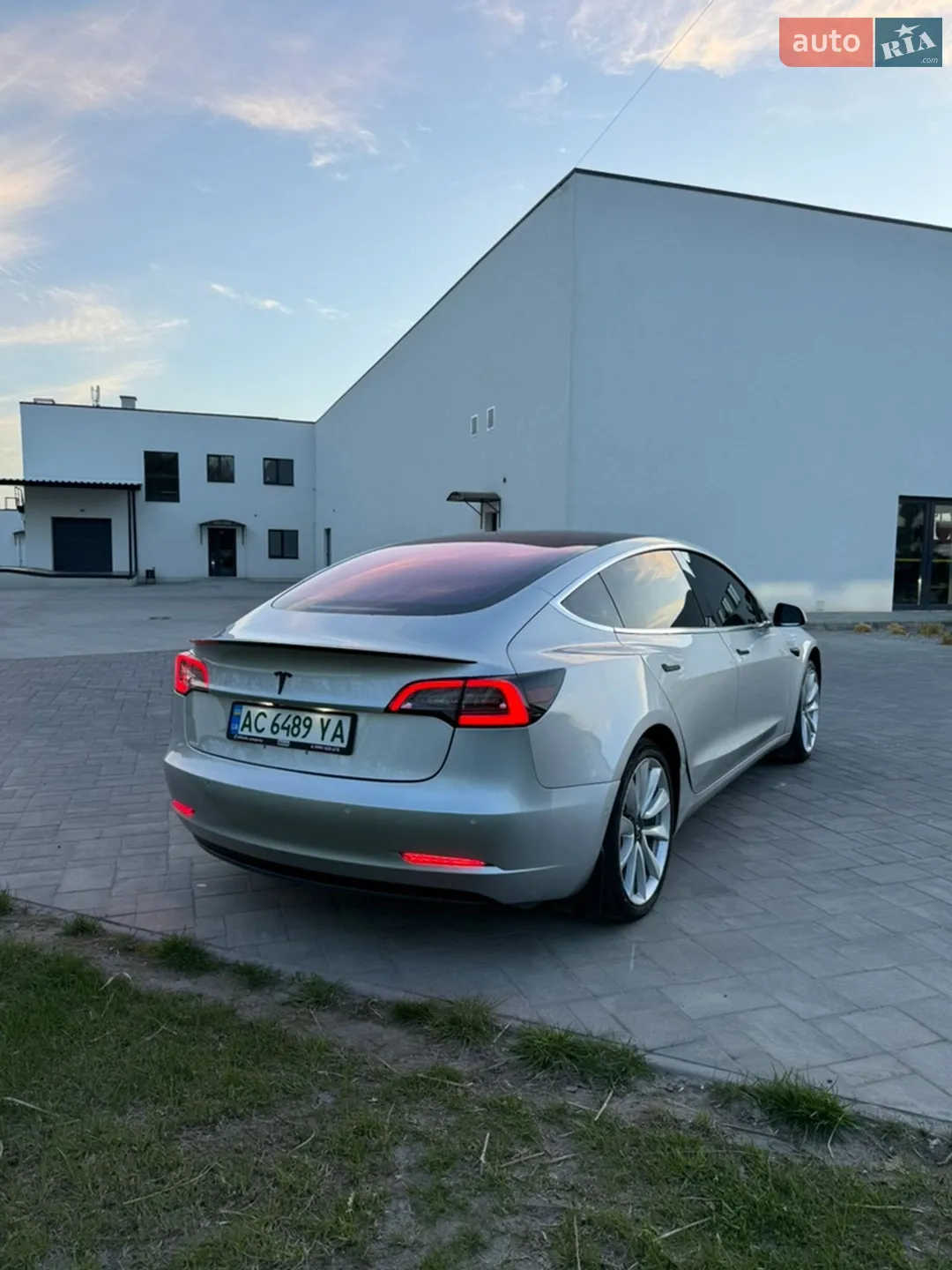 2018 Tesla Model 3 - мініатюра 8