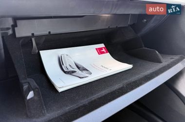 Седан Tesla Model 3 2021 в Киеве