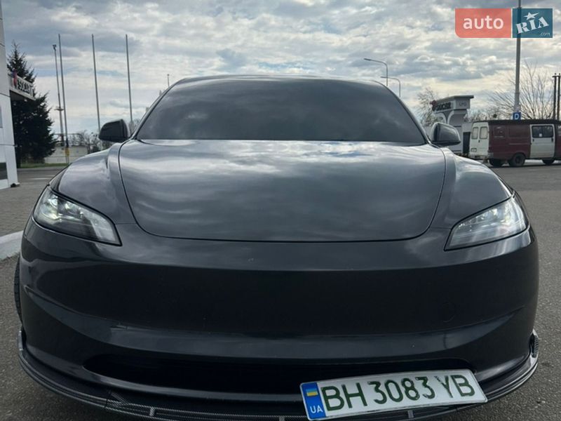 Седан Tesla Model 3 2024 в Черноморске