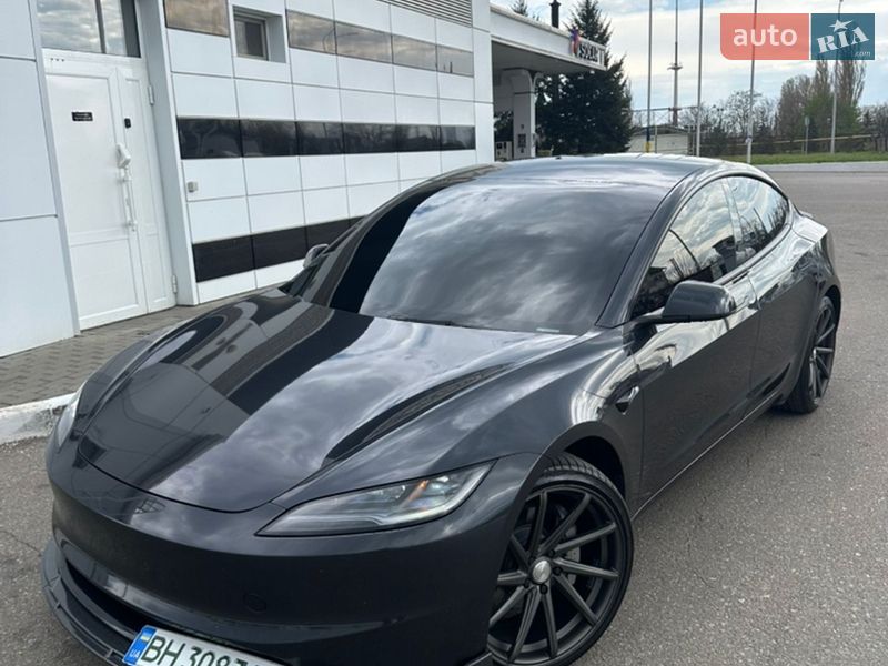Седан Tesla Model 3 2024 в Черноморске