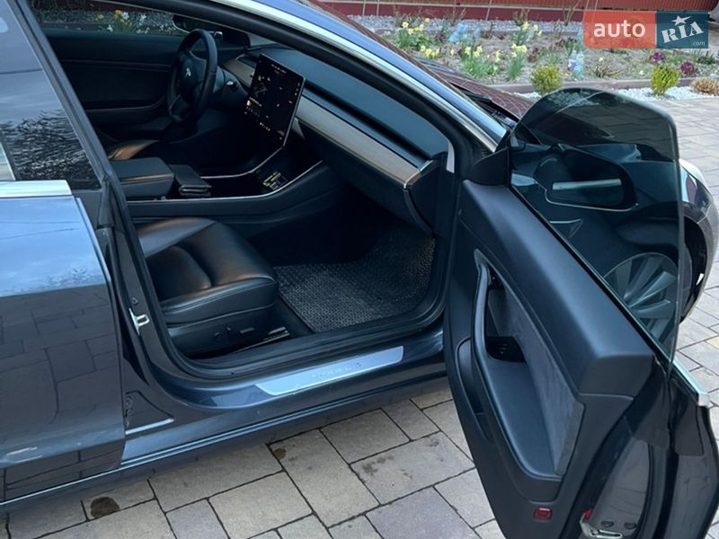 Седан Tesla Model 3 2019 в Владимире фото 15 Седан Tesla Model 3 2019 в Владимире