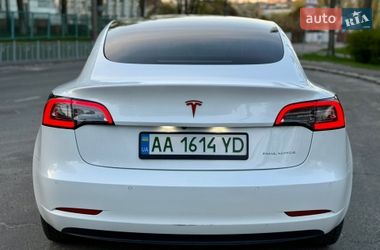 Седан Tesla Model 3 2021 в Киеве