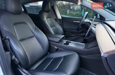 Седан Tesla Model 3 2021 в Киеве