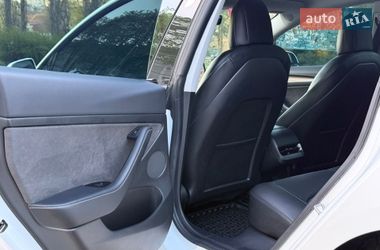 Седан Tesla Model 3 2021 в Киеве