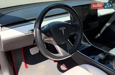 Седан Tesla Model 3 2020 в Львове