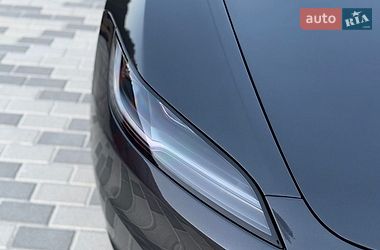 Седан Tesla Model 3 2024 в Львове