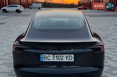 Седан Tesla Model 3 2024 в Львове