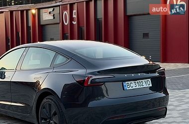 Седан Tesla Model 3 2024 в Львове