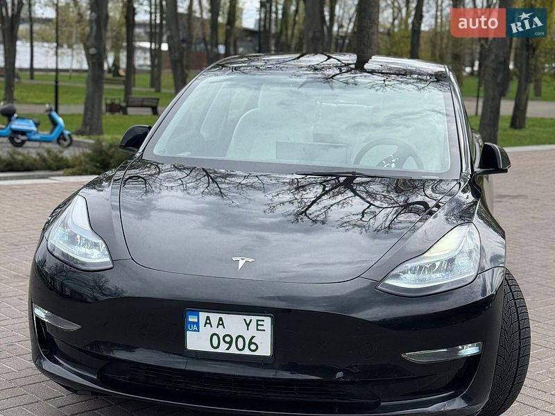 Tesla Model 3 2022