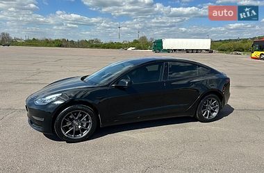 Седан Tesla Model 3 2018 в Ужгороді