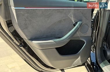Седан Tesla Model 3 2024 в Тернополе
