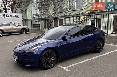 Седан Tesla Model 3 2021 в Киеве