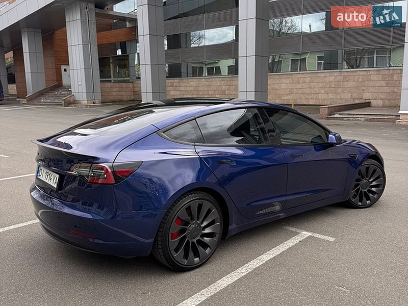Седан Tesla Model 3 2021 в Киеве