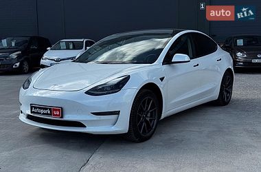 Седан Tesla Model 3 2021 в Львове