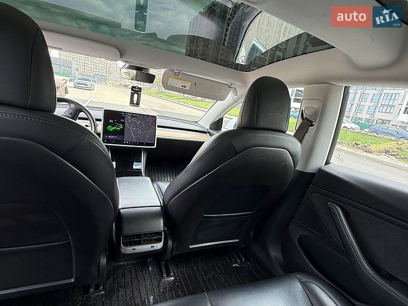 Седан Tesla Model 3 2018 в Киеве