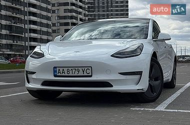 Седан Tesla Model 3 2018 в Киеве