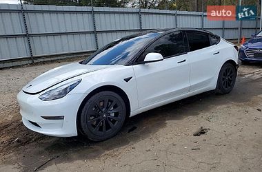 Седан Tesla Model 3 2021 в Львове