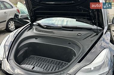 Седан Tesla Model 3 2022 в Львові