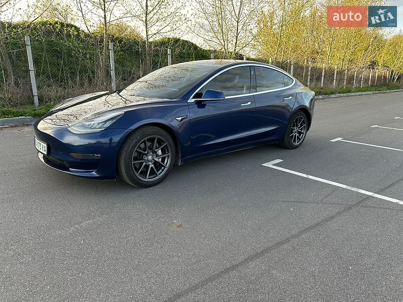 Седан Tesla Model 3 2018 в Вінниці