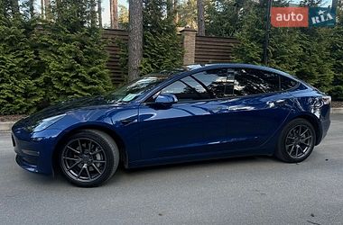 Седан Tesla Model 3 2021 в Киеве