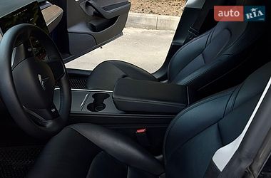Седан Tesla Model 3 2021 в Киеве