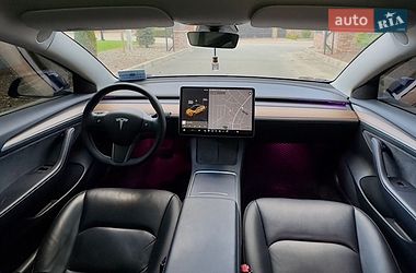 Седан Tesla Model 3 2021 в Киеве