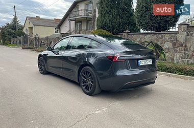 Седан Tesla Model 3 2024 в Нововолинську