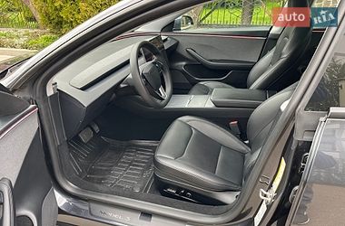 Седан Tesla Model 3 2024 в Нововолинську